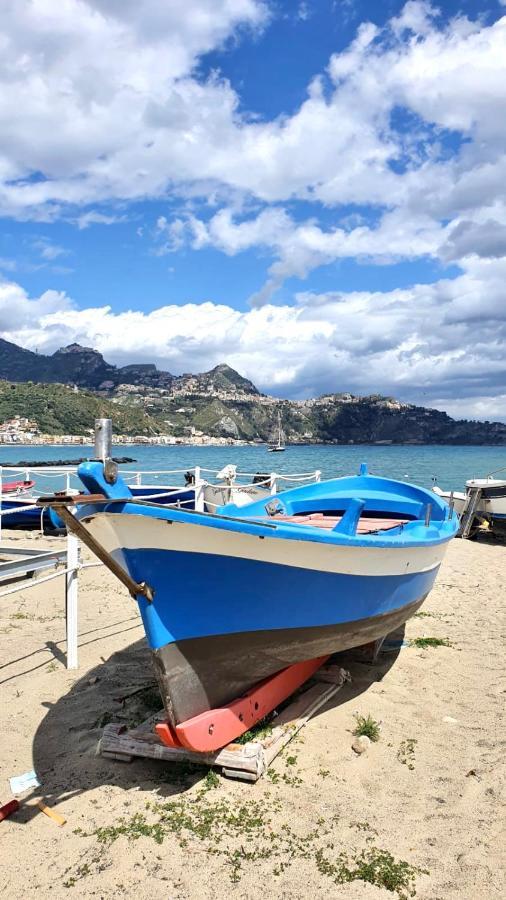 VacanzeNaxos - Casa Frontemare Giardini Naxos Exterior foto