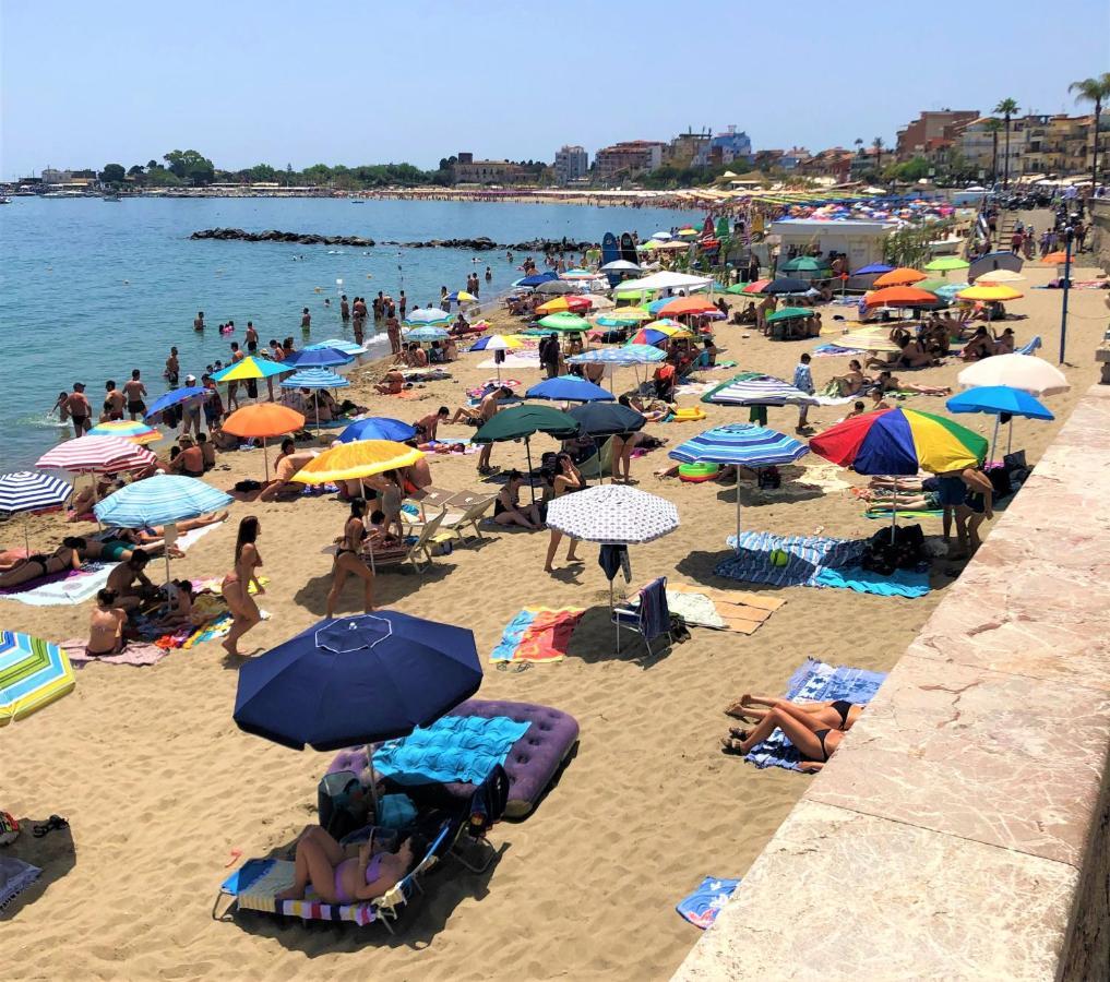 VacanzeNaxos - Casa Frontemare Giardini Naxos Exterior foto